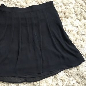 Flirty black skirt!